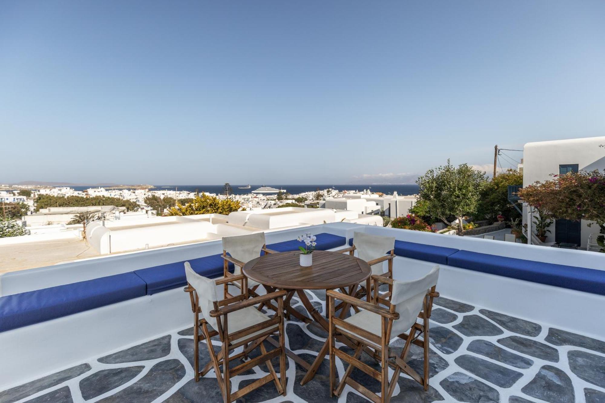 Callisti With Pool View And Calypso Upper Floor With Sea View Mykonos Town